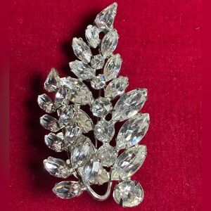 Vintage WEISS Signed Large Crystal Rhinestone Leaf Brooch Pin, Silver Tone
